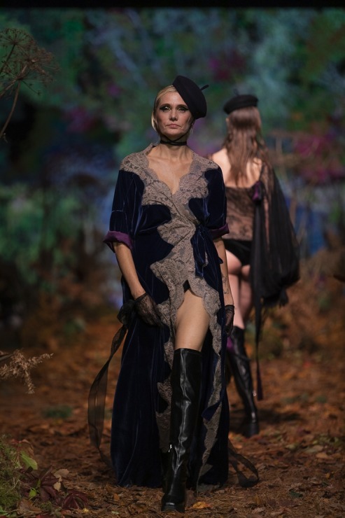 Rīgas modes nedēļā «Riga Fashion Week 2022» prezentējas «Amoralle» no Latvijas . Foto: Mark Litvyakov Rīgas modes nedēļā «Riga Fashion Week 2022» prezentējas «Amoralle» no Latvijas . Foto: Mark Litvyakov 325858