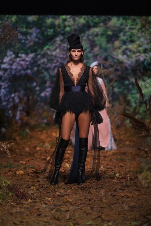 Rīgas modes nedēļā «Riga Fashion Week 2022» prezentējas «Amoralle» no Latvijas . Foto: Mark Litvyakov Rīgas modes nedēļā «Riga Fashion Week 2022» prezentējas «Amoralle» no Latvijas . Foto: Mark Litvyakov 325863