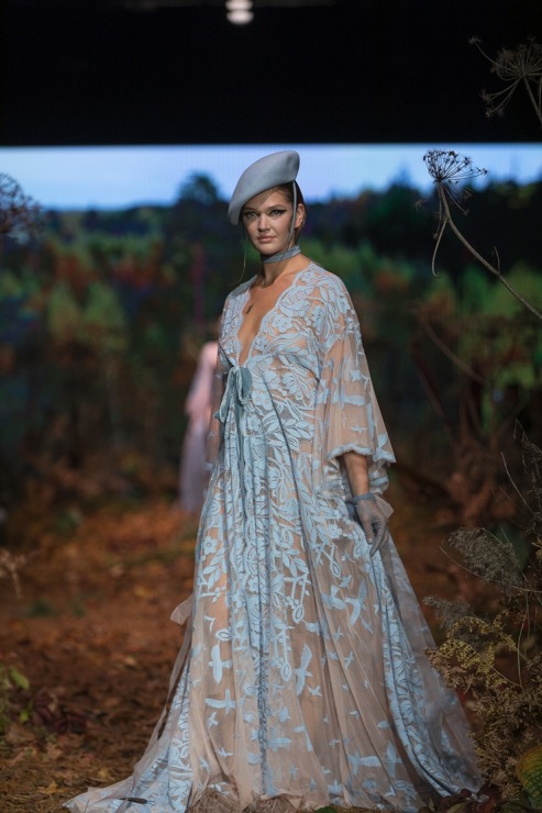 Rīgas modes nedēļā «Riga Fashion Week 2022» prezentējas «Amoralle» no Latvijas . Foto: Mark Litvyakov 325833