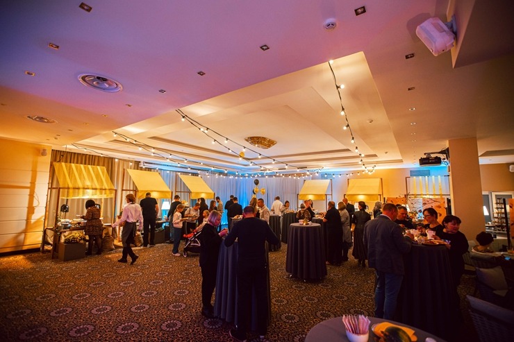 Jūrmalas 5 zvaigžņu viesnīca «Baltic Beach Hotell» rīko tradicionālo pasākumu «Sunny Night 2022». Foto: Artis Veigurs Jūrmalas 5 zvaigžņu viesnīca «Baltic Beach Hotell» rīko tradicionālo pasākumu «Sunny Night 2022». Foto: Artis Veigurs 325941