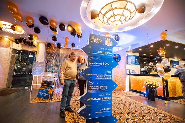 Jūrmalas 5 zvaigžņu viesnīca «Baltic Beach Hotell» rīko tradicionālo pasākumu «Sunny Night 2022». Foto: Artis Veigurs Jūrmalas 5 zvaigžņu viesnīca «Baltic Beach Hotell» rīko tradicionālo pasākumu «Sunny Night 2022». Foto: Artis Veigurs 325939