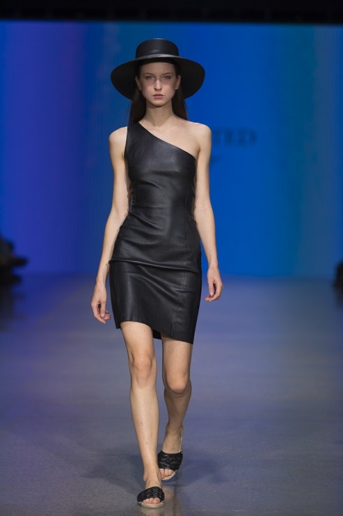 Rīgas modes nedēļā «Riga Fashion Week 2022» prezentējas «Collected Story» no Latvijas. Foto: Mark Litvyakov Rīgas modes nedēļā «Riga Fashion Week 2022» prezentējas «Collected Story» no Latvijas. Foto: Mark Litvyakov 326154