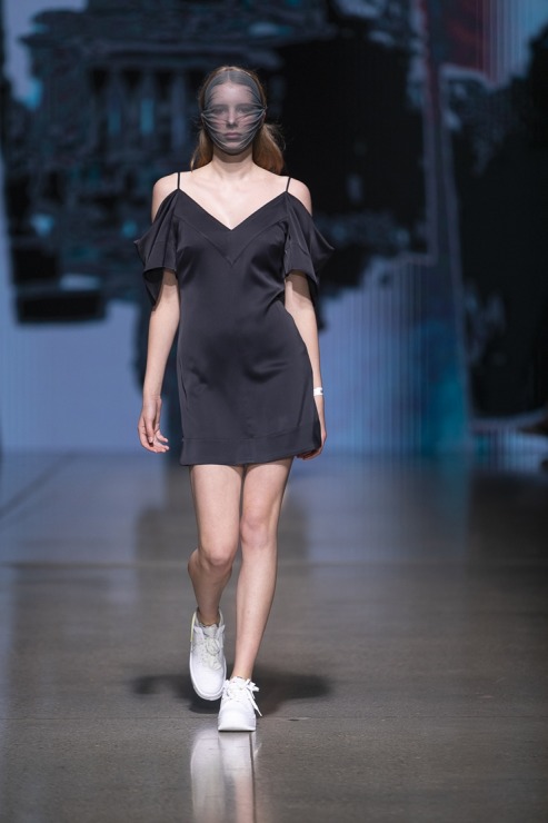 Rīgas modes nedēļā «Riga Fashion Week 2022» prezentējas «Natalija Jansone» no Latvijas. Foto: Mark Litvyakov Rīgas modes nedēļā «Riga Fashion Week 2022» prezentējas «Natalija Jansone» no Latvijas. Foto: Mark Litvyakov 326353