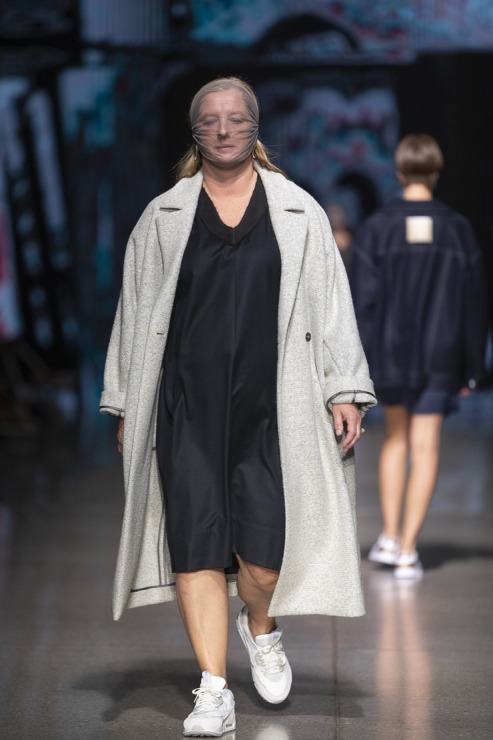 Rīgas modes nedēļā «Riga Fashion Week 2022» prezentējas «Natalija Jansone» no Latvijas. Foto: Mark Litvyakov Rīgas modes nedēļā «Riga Fashion Week 2022» prezentējas «Natalija Jansone» no Latvijas. Foto: Mark Litvyakov 326373