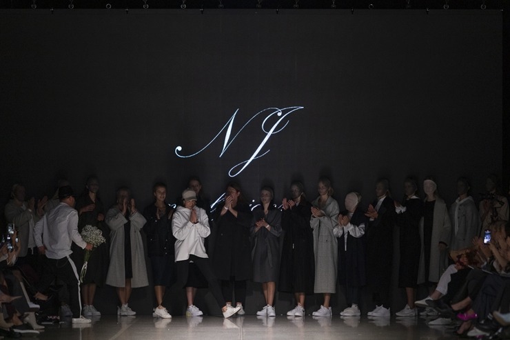 Rīgas modes nedēļā «Riga Fashion Week 2022» prezentējas «Natalija Jansone» no Latvijas. Foto: Mark Litvyakov Rīgas modes nedēļā «Riga Fashion Week 2022» prezentējas «Natalija Jansone» no Latvijas. Foto: Mark Litvyakov 326386