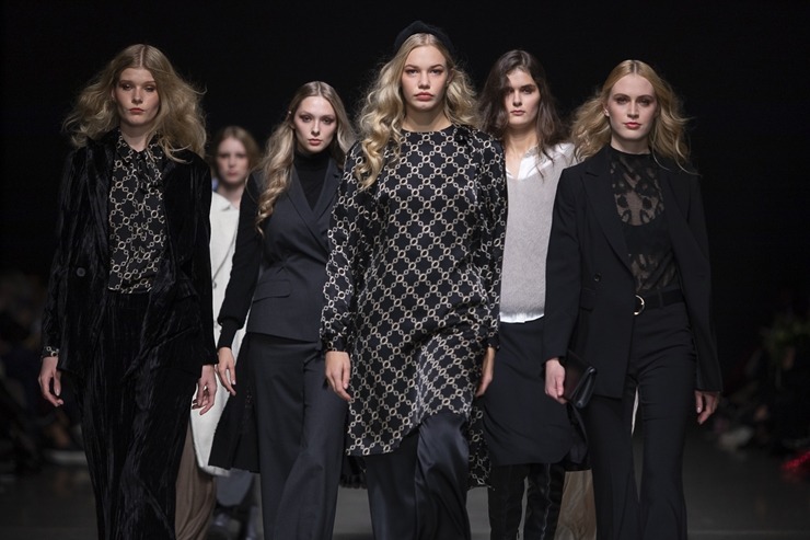 Rīgas modes nedēļā «Riga Fashion Week 2022» prezentējas «Ivo Nikkolo» no Igaunijas. Foto: Mark Litvyakov Rīgas modes nedēļā «Riga Fashion Week 2022» prezentējas «Ivo Nikkolo» no Igaunijas. Foto: Mark Litvyakov 326412
