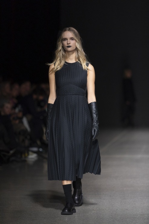 Rīgas modes nedēļā «Riga Fashion Week 2022» prezentējas «Iveta Vecmane» no Latvijas. Foto: Mark Litvyakov Rīgas modes nedēļā «Riga Fashion Week 2022» prezentējas «Iveta Vecmane» no Latvijas. Foto: Mark Litvyakov 326465