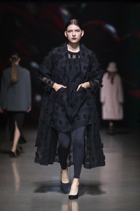 Rīgas modes nedēļā «Riga Fashion Week 2022» prezentējas «Nolo» no Latvijas. Foto: Mark Litvyakov Rīgas modes nedēļā «Riga Fashion Week 2022» prezentējas «Nolo» no Latvijas. Foto: Mark Litvyakov 326519