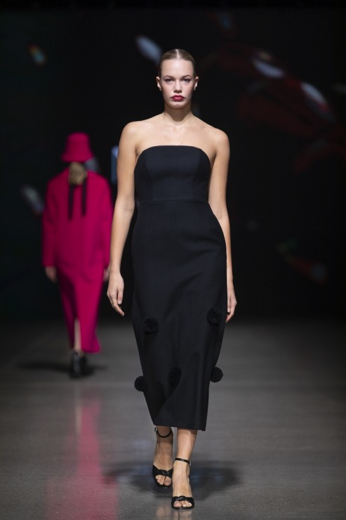 Rīgas modes nedēļā «Riga Fashion Week 2022» prezentējas «Nolo» no Latvijas. Foto: Mark Litvyakov Rīgas modes nedēļā «Riga Fashion Week 2022» prezentējas «Nolo» no Latvijas. Foto: Mark Litvyakov 326534