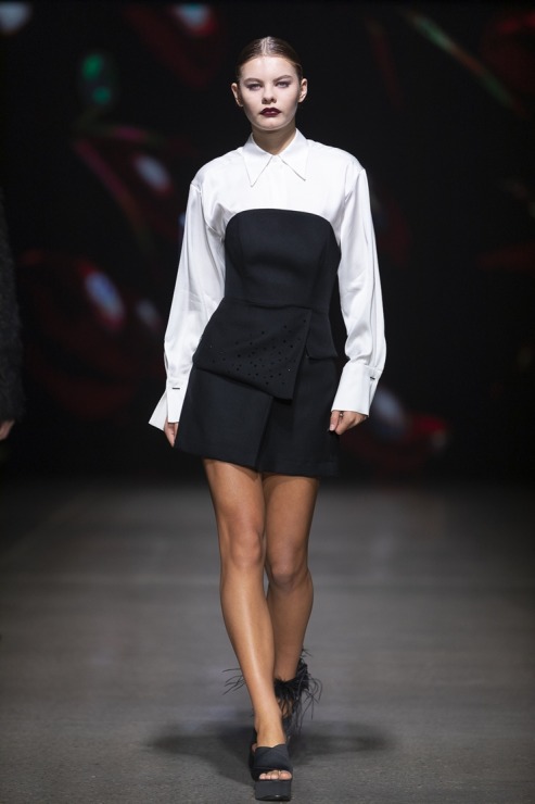 Rīgas modes nedēļā «Riga Fashion Week 2022» prezentējas «Nolo» no Latvijas. Foto: Mark Litvyakov Rīgas modes nedēļā «Riga Fashion Week 2022» prezentējas «Nolo» no Latvijas. Foto: Mark Litvyakov 326538