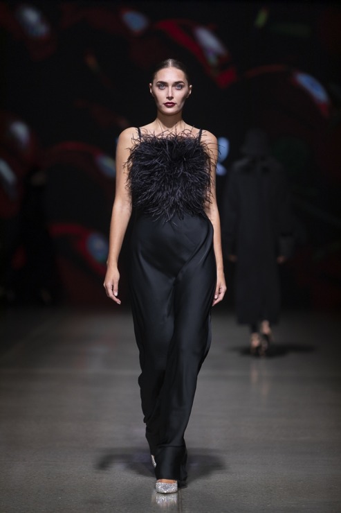 Rīgas modes nedēļā «Riga Fashion Week 2022» prezentējas «Nolo» no Latvijas. Foto: Mark Litvyakov Rīgas modes nedēļā «Riga Fashion Week 2022» prezentējas «Nolo» no Latvijas. Foto: Mark Litvyakov 326544