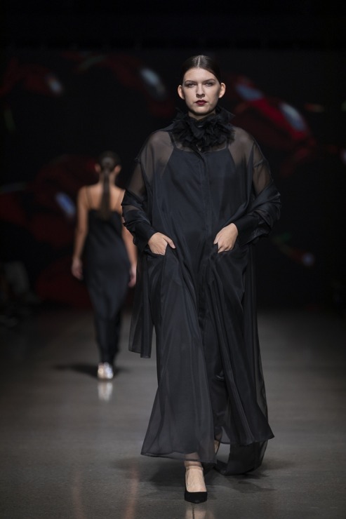 Rīgas modes nedēļā «Riga Fashion Week 2022» prezentējas «Nolo» no Latvijas. Foto: Mark Litvyakov Rīgas modes nedēļā «Riga Fashion Week 2022» prezentējas «Nolo» no Latvijas. Foto: Mark Litvyakov 326545