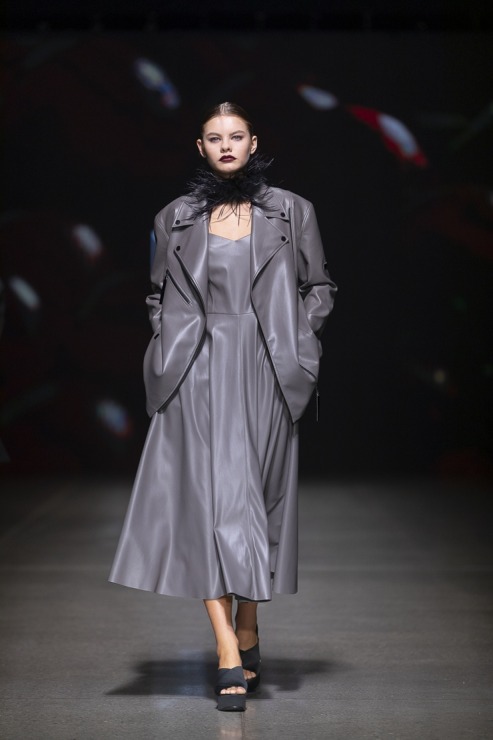 Rīgas modes nedēļā «Riga Fashion Week 2022» prezentējas «Nolo» no Latvijas. Foto: Mark Litvyakov 326508