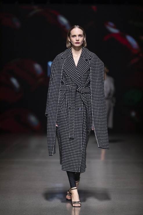 Rīgas modes nedēļā «Riga Fashion Week 2022» prezentējas «Nolo» no Latvijas. Foto: Mark Litvyakov 326509