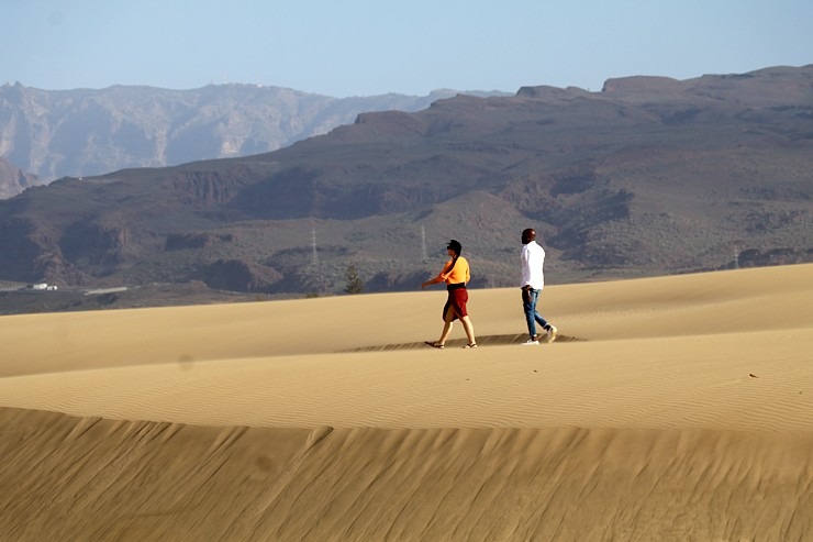 Maspalomas kāpas līdz 20 metru augstumam Grankanāriju salā rada tuksneša sajūtu. Sadarbībā ar Tez Tour Latvia un airBaltic Maspalomas kāpas līdz 20 metru augstumam Grankanāriju salā rada tuksneša sajūtu. Sadarbībā ar Tez Tour Latvia un airBaltic 327737