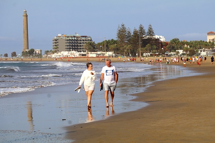 Maspalomas kāpas līdz 20 metru augstumam Grankanāriju salā rada tuksneša sajūtu. Sadarbībā ar Tez Tour Latvia un airBaltic Maspalomas kāpas līdz 20 metru augstumam Grankanāriju salā rada tuksneša sajūtu. Sadarbībā ar Tez Tour Latvia un airBaltic 327726