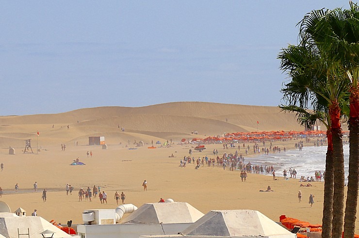 Maspalomas kāpas līdz 20 metru augstumam Grankanāriju salā rada tuksneša sajūtu. Sadarbībā ar Tez Tour Latvia un airBaltic Maspalomas kāpas līdz 20 metru augstumam Grankanāriju salā rada tuksneša sajūtu. Sadarbībā ar Tez Tour Latvia un airBaltic 327727