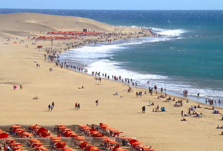 Maspalomas kāpas līdz 20 metru augstumam Grankanāriju salā rada tuksneša sajūtu. Sadarbībā ar Tez Tour Latvia un airBaltic Maspalomas kāpas līdz 20 metru augstumam Grankanāriju salā rada tuksneša sajūtu. Sadarbībā ar Tez Tour Latvia un airBaltic 327730