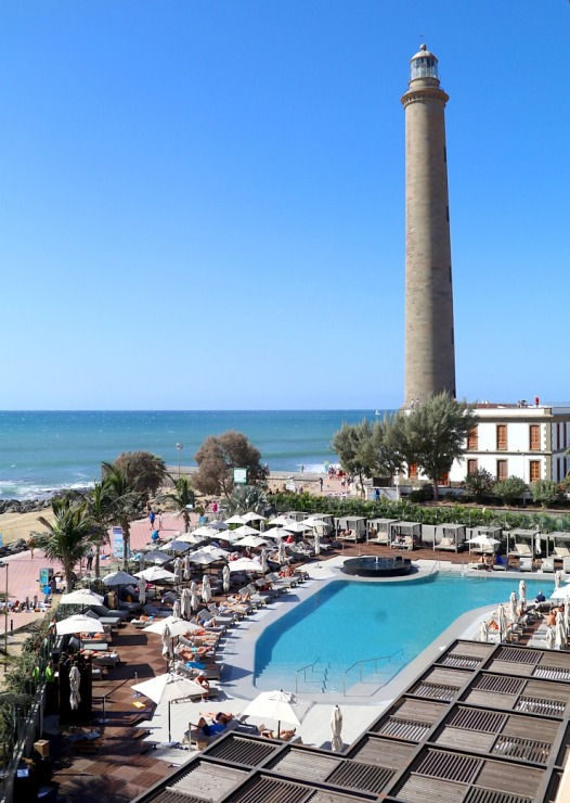 Iepazīstam modernu viesnīcu «Hotel Faro, a Lopesan Collection Hotel» Maspalomas kāpu tuvumā Grankanārijā. Sadarbībā ar Tez Tour Latvia Iepazīstam modernu viesnīcu «Hotel Faro, a Lopesan Collection Hotel» Maspalomas kāpu tuvumā Grankanārijā. Sadarbībā ar Tez Tour Latvia 327974