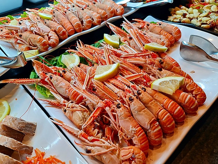 Izbaudām Grankanāriju viesnīcas «Hotel Lopesan Costa Meloneras Resort & Spa» auksto uzkodu piedāvājumu. Sadarbībā ar Tez Tour Izbaudām Grankanāriju viesnīcas «Hotel Lopesan Costa Meloneras Resort & Spa» auksto uzkodu piedāvājumu. Sadarbībā ar Tez Tour 329124
