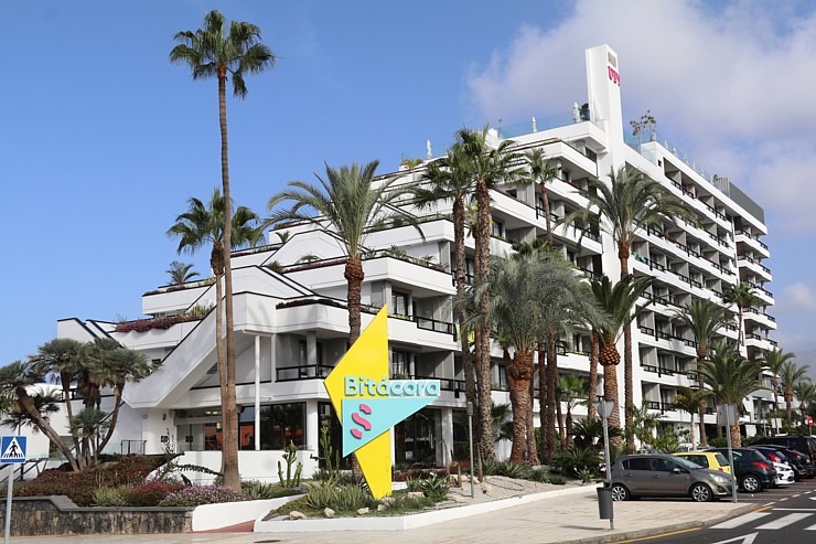 Iepazīstam Tenerifes dienvidos 4 zvaigžņu viesnīcu «Spring Hotel Bitacora».  Sadarbībā ar Tez Tour un airBaltic 329621