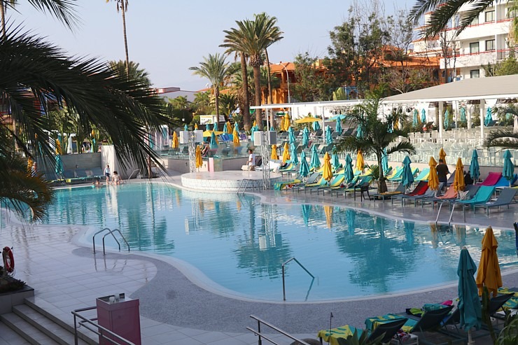 Iepazīstam Tenerifes dienvidos 4 zvaigžņu viesnīcu «Spring Hotel Bitacora».  Sadarbībā ar Tez Tour un airBaltic 329622