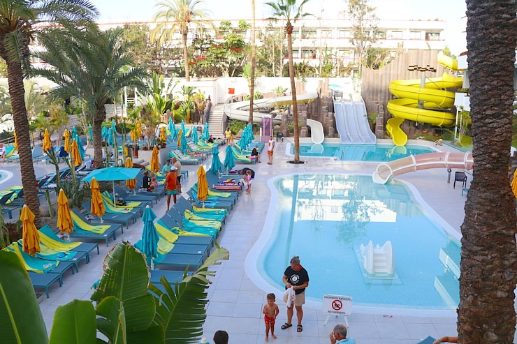 Iepazīstam Tenerifes dienvidos 4 zvaigžņu viesnīcu «Spring Hotel Bitacora».  Sadarbībā ar Tez Tour un airBaltic 329623