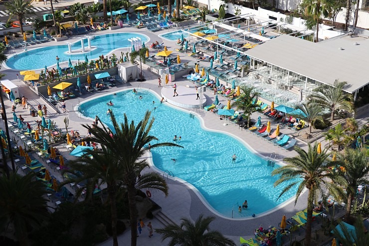 Iepazīstam Tenerifes dienvidos 4 zvaigžņu viesnīcu «Spring Hotel Bitacora».  Sadarbībā ar Tez Tour un airBaltic 329627