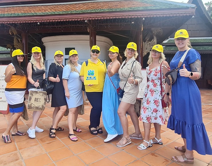 Pasaules slavenais Tenerifes zooloģiskais dārzs «Loro Parque» ir dibināts 1972.gada 17.decembrī. Sadarbībā ar Tez Tour un airBaltic 330008