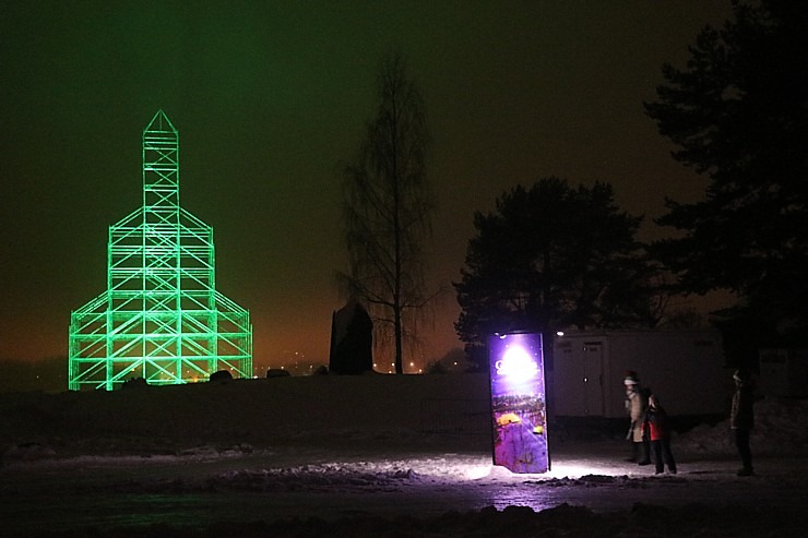 Latvijas Etnogrāfiskajā brīvdabas muzejā atklāts muzikāls «Ziemas gaismas dārzs» 330191