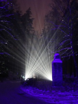 Latvijas Etnogrāfiskajā brīvdabas muzejā atklāts muzikāls «Ziemas gaismas dārzs» 16