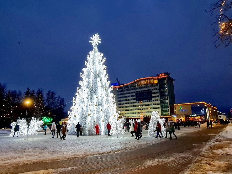 Travelnews.lv sadarbībā ar auto nomu «Europcar Latvija» apceļo Dienvidlatgali Ziemassvētkos: Daugavpils Travelnews.lv sadarbībā ar auto nomu «Europcar Latvija» apceļo Dienvidlatgali Ziemassvētkos: Daugavpils 330317