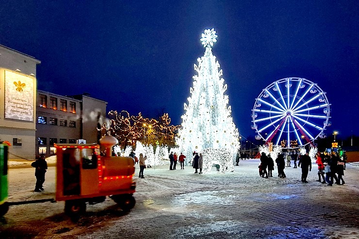 Travelnews.lv sadarbībā ar auto nomu «Europcar Latvija» apceļo Dienvidlatgali Ziemassvētkos: Daugavpils Travelnews.lv sadarbībā ar auto nomu «Europcar Latvija» apceļo Dienvidlatgali Ziemassvētkos: Daugavpils 330318