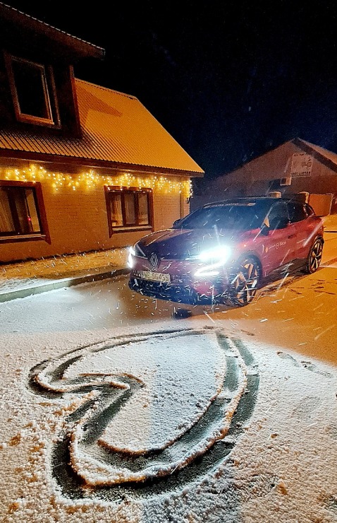 Travelnews.lv ar jauno un elektrisko «Renault Megane E-Tech» ceļo uz Latgali 330406