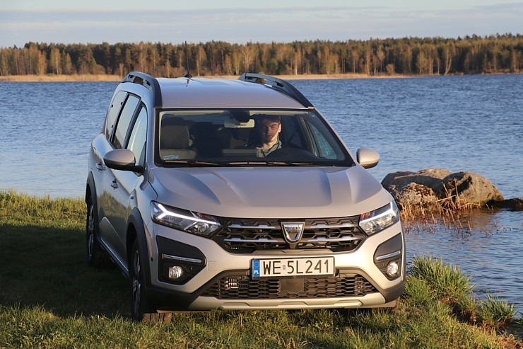Travelnews.lv redakcija 2022.gadā ceļoja ar 17 dažādiem spēkratiem: «Dacia Jogger» 330448