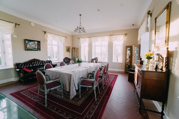 Viesnīca un SPA «Skrundas muiža» Kuldīgas novadā piedāvā baudīt ēdienu un atpūtu. Foto: skrundasmuiza.lv Viesnīca un SPA «Skrundas muiža» Kuldīgas novadā piedāvā baudīt ēdienu un atpūtu. Foto: skrundasmuiza.lv 331294