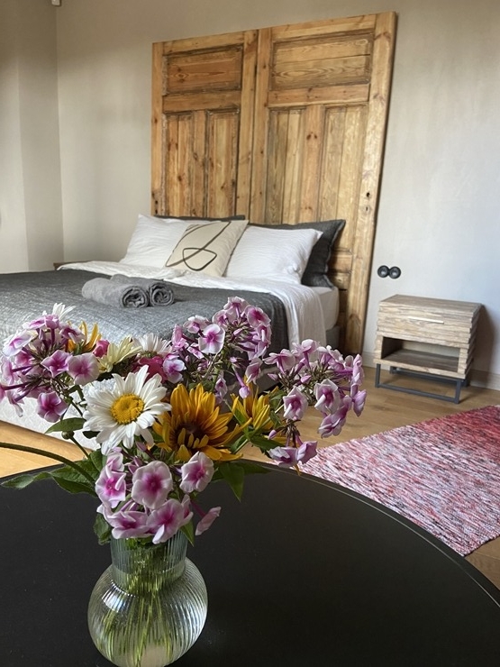 Brīvdienu māja «Ķestermuiža» Alūksnē piedāvā modernu naktsmītni, pirti un relaksāciju. Foto: Egons Lācis, Māris Šļivka, Ainars Cekuls Brīvdienu māja «Ķestermuiža» Alūksnē piedāvā modernu naktsmītni, pirti un relaksāciju. Foto: Egons Lācis, Māris Šļivka, Ainars Cekuls 331532