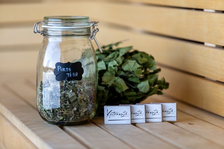 Brīvdienu māja «Ķestermuiža» Alūksnē piedāvā modernu naktsmītni, pirti un relaksāciju. Foto: Egons Lācis, Māris Šļivka, Ainars Cekuls Brīvdienu māja «Ķestermuiža» Alūksnē piedāvā modernu naktsmītni, pirti un relaksāciju. Foto: Egons Lācis, Māris Šļivka, Ainars Cekuls 331534