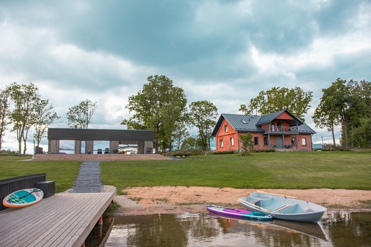Brīvdienu māja «Ķestermuiža» Alūksnē piedāvā modernu naktsmītni, pirti un relaksāciju. Foto: Egons Lācis, Māris Šļivka, Ainars Cekuls Brīvdienu māja «Ķestermuiža» Alūksnē piedāvā modernu naktsmītni, pirti un relaksāciju. Foto: Egons Lācis, Māris Šļivka, Ainars Cekuls 331538