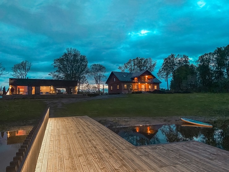Brīvdienu māja «Ķestermuiža» Alūksnē piedāvā modernu naktsmītni, pirti un relaksāciju. Foto: Egons Lācis, Māris Šļivka, Ainars Cekuls Brīvdienu māja «Ķestermuiža» Alūksnē piedāvā modernu naktsmītni, pirti un relaksāciju. Foto: Egons Lācis, Māris Šļivka, Ainars Cekuls 331545