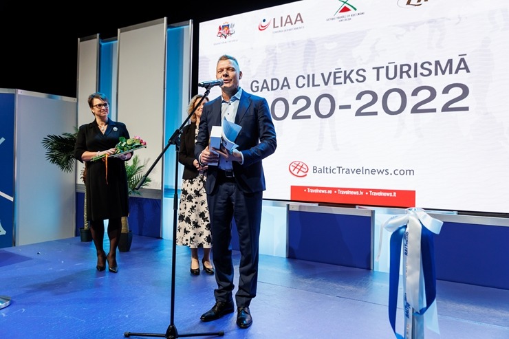 Ķīpsalas tūrisma izstādē «Balttour 2023» tiek sveikti «Gada cilvēks tūrismā 2022-2023» laureāti - Jānis Jenzis, Astrīda Trupovniece un Vadim Muhins. F Ķīpsalas tūrisma izstādē «Balttour 2023» tiek sveikti «Gada cilvēks tūrismā 2022-2023» laureāti - Jānis Jenzis, Astrīda Trupovniece un Vadim Muhins. F 332296