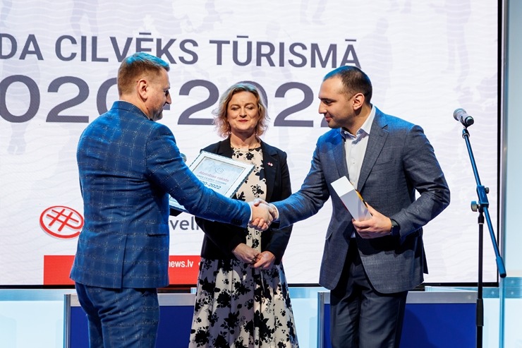 Ķīpsalas tūrisma izstādē «Balttour 2023» tiek sveikti «Gada cilvēks tūrismā 2022-2023» laureāti - Jānis Jenzis, Astrīda Trupovniece un Vadim Muhins. F Ķīpsalas tūrisma izstādē «Balttour 2023» tiek sveikti «Gada cilvēks tūrismā 2022-2023» laureāti - Jānis Jenzis, Astrīda Trupovniece un Vadim Muhins. F 332284