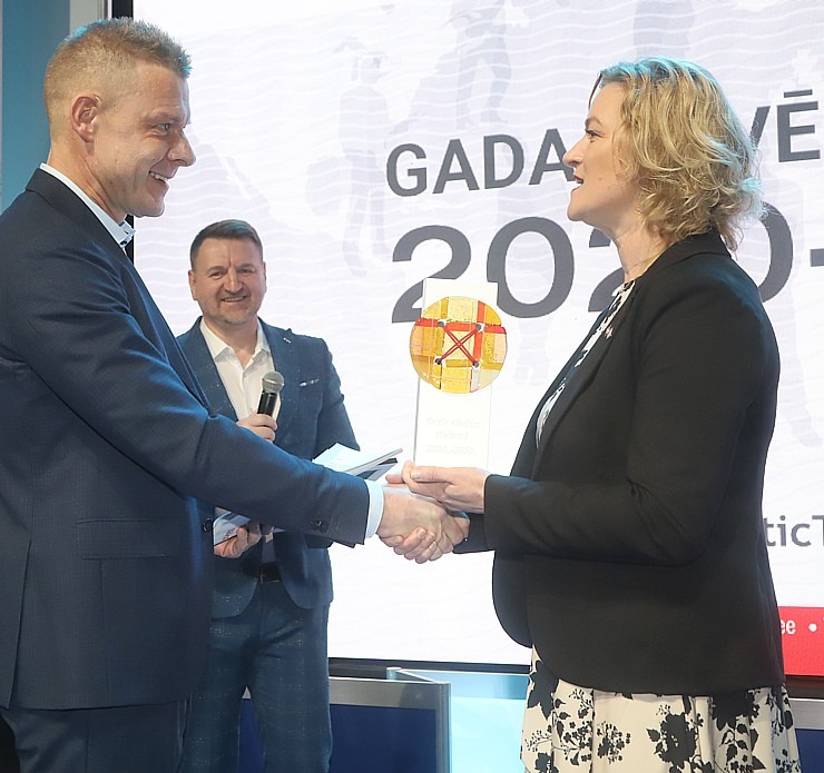 «Gada cilvēks tūrismā 2020-2022» laureāti tiek sveikti tūrisma izstādē «Balttour 2023». Foto: Rojs Maizītis «Gada cilvēks tūrismā 2020-2022» laureāti tiek sveikti tūrisma izstādē «Balttour 2023». Foto: Rojs Maizītis 332327