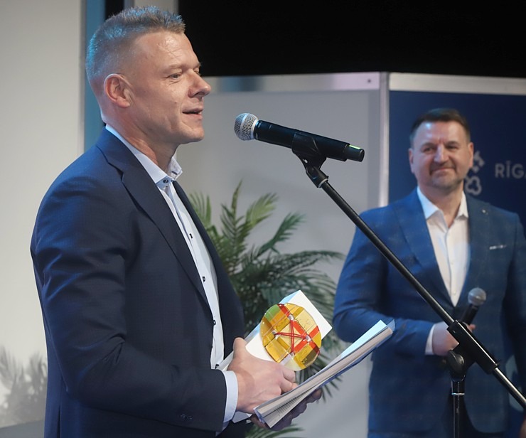 «Gada cilvēks tūrismā 2020-2022» laureāti tiek sveikti tūrisma izstādē «Balttour 2023». Foto: Rojs Maizītis «Gada cilvēks tūrismā 2020-2022» laureāti tiek sveikti tūrisma izstādē «Balttour 2023». Foto: Rojs Maizītis 332330