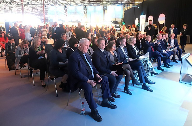«Gada cilvēks tūrismā 2020-2022» laureāti tiek sveikti tūrisma izstādē «Balttour 2023». Foto: Rojs Maizītis «Gada cilvēks tūrismā 2020-2022» laureāti tiek sveikti tūrisma izstādē «Balttour 2023». Foto: Rojs Maizītis 332305