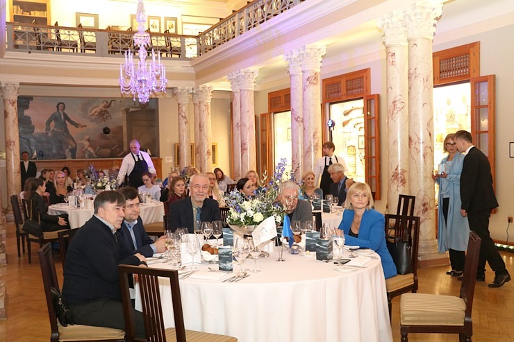 Tūroperators «Coral Travel Latvia» kopā ar Turcijas «Alibey Hotels & Resorts» ļauj izgaršot Rīgas restorāna «Barents» ēdienkarti Tūroperators «Coral Travel Latvia» kopā ar Turcijas «Alibey Hotels & Resorts» ļauj izgaršot Rīgas restorāna «Barents» ēdienkarti 332722