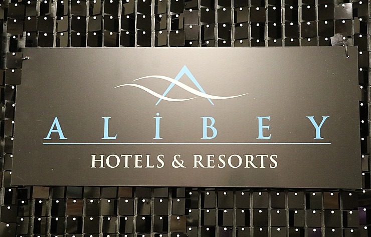 Tūroperators «Coral Travel Latvia» kopā ar Turcijas «Alibey Hotels & Resorts» ļauj izgaršot Rīgas restorāna «Barents» ēdienkarti Tūroperators «Coral Travel Latvia» kopā ar Turcijas «Alibey Hotels & Resorts» ļauj izgaršot Rīgas restorāna «Barents» ēdienkarti 332764