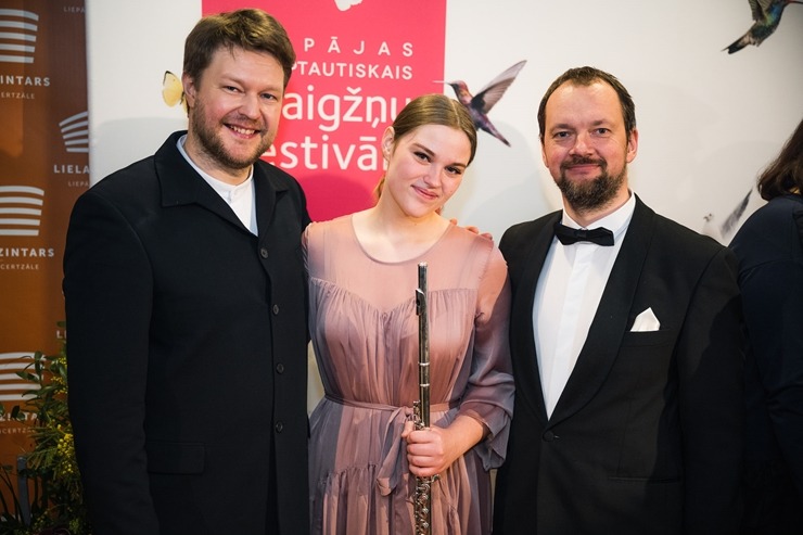 31. Liepājas Starptautiskā zvaigžņu festivāla atklāšanas koncerts pulcē Latvijas māksliniekus, interesentus un populāras slavenības. Foto: Jānis Vecbr 31. Liepājas Starptautiskā zvaigžņu festivāla atklāšanas koncerts pulcē Latvijas māksliniekus, interesentus un populāras slavenības. Foto: Jānis Vecbr 333226
