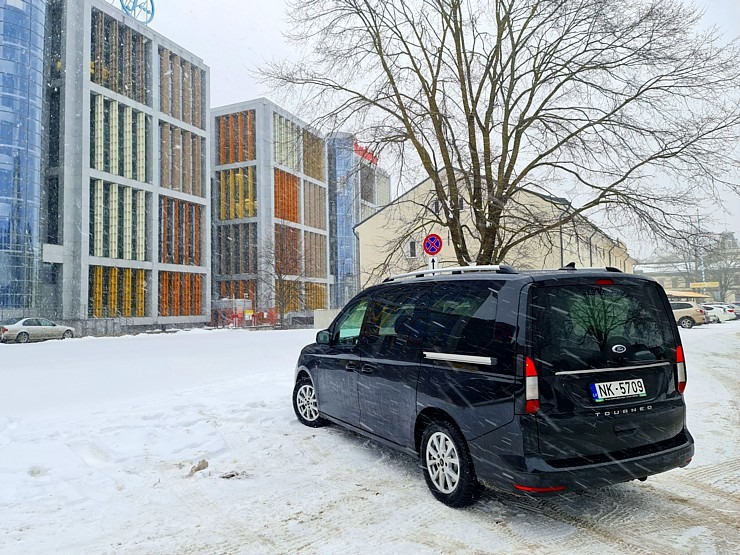Travelnews.lv sadarbībā ar auto nomu «Europcar Latvija» izbrauc 721 km ar 7-vietīgo Ford Tourneo Connect Travelnews.lv sadarbībā ar auto nomu «Europcar Latvija» izbrauc 721 km ar 7-vietīgo Ford Tourneo Connect 333910