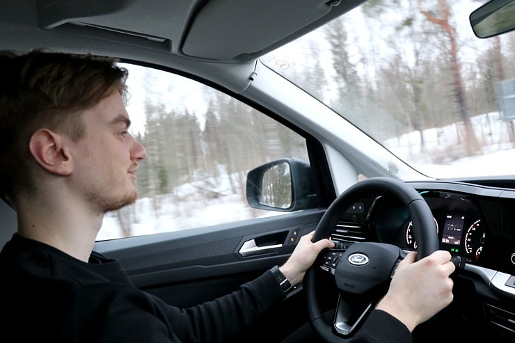 Travelnews.lv sadarbībā ar auto nomu «Europcar Latvija» izbrauc 721 km ar 7-vietīgo Ford Tourneo Connect Travelnews.lv sadarbībā ar auto nomu «Europcar Latvija» izbrauc 721 km ar 7-vietīgo Ford Tourneo Connect 333914